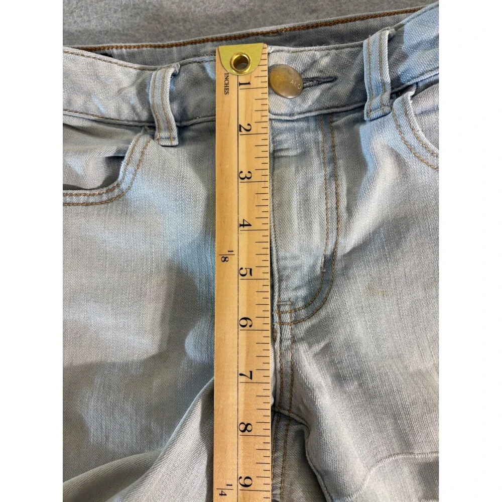 American Eagle Super‎ Stretch Distressed Denim Shorts Light Wash Size 6 Long